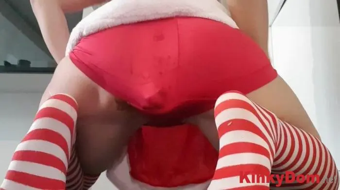 Love to Shit Girls (Xmas Red Panties Gift - HD 720p) [wmv / 743 MB] - Scat Download