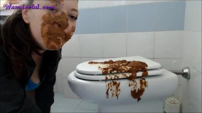 Claudia Shitter (Scat 19 - SD) [avi / 127 MB] - Scat Download