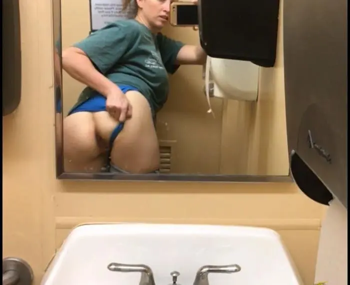 Nicolettaxxx (More of My Delicious Pee - FullHD 1080p) [mp4 / 689 MB] - Scat Download