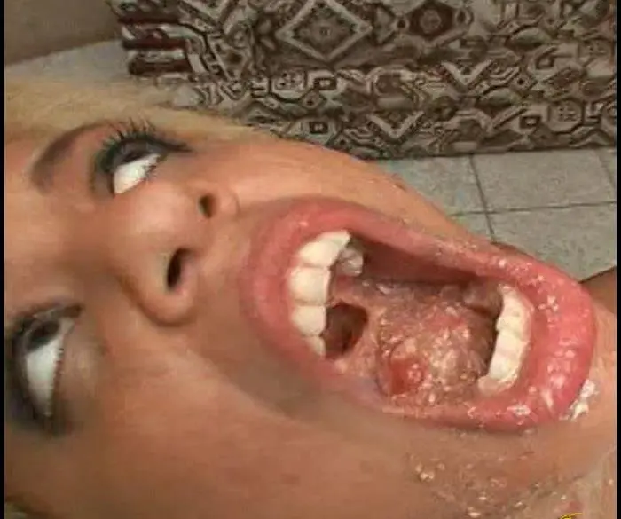 ScatLilSecret (Vomit Kinky Time - SD) [mp4 / 194 MB] - Scat Download
