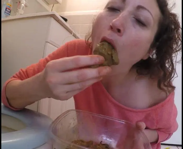 Silvia (Weird Shit in my Mouth - FullHD 1080p) [mp4 / 891 MB] - Scat Download
