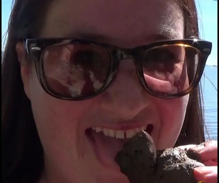 SamanthaStarfish (Public Pooping With Friends! - FullHD 1080p) [mp4 / 588 MB] - Scat Download