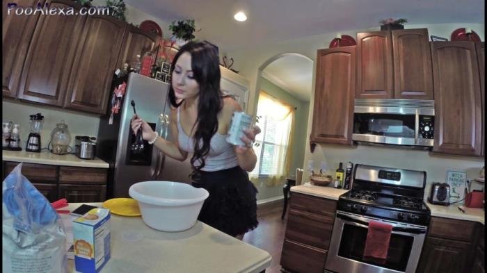 Alexa (Jessica Valentino) (Baking Banana Butt Muffins - FullHD 1080p) [mp4 / 947 MB]