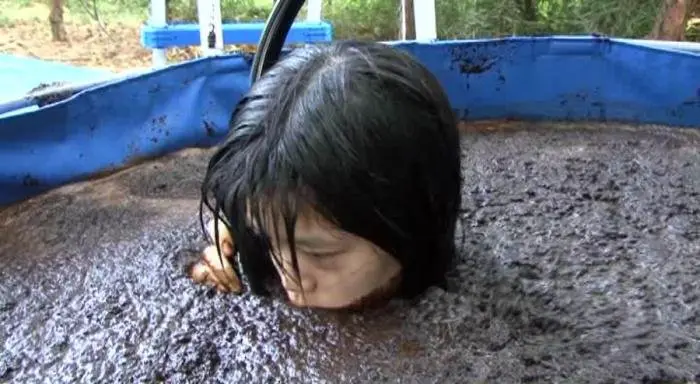 Asian Girl (Cow shit Vol.02 - DVDRip) [avi / 1.11 GB] - Scat Download