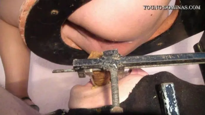 Tifany, Nicol, Fatima (2 Girls And Forced Consumption - HD 720p) [wmv / 1.39 GB] - Scat Download