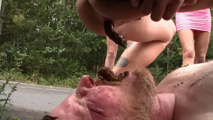 Hilfe (Outdoor Scat - FullHD 1080p) [mp4 / 1.47 GB]