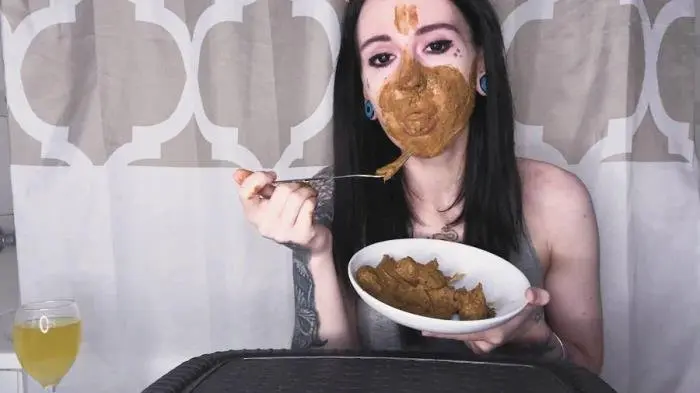 DirtyBetty (Real Scat Breakfast - FullHD 1080p) [wmv / 525 MB] - Scat Download