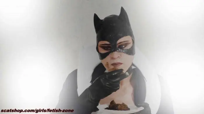 Fetish-zone (Catwoman smears and swallows - FullHD 1080p) [mp4 / 1.56 GB] - Scat Download