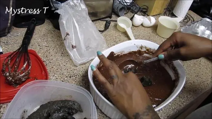 mystresstee (Eat my Poo Brownies - FullHD 1080p) [mp4 / 1.64 GB] - Scat Download