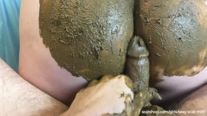 Sexy-Scat-Milf (Creamy Steamy Pee & Dump For You - FullHD 1080p) [mp4 / 1.39 GB] - Scat Download