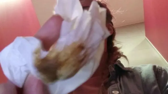 HotDirtyIvone (Shitting in public - HD 720p) [mp4 / 378 MB] - Scat Download