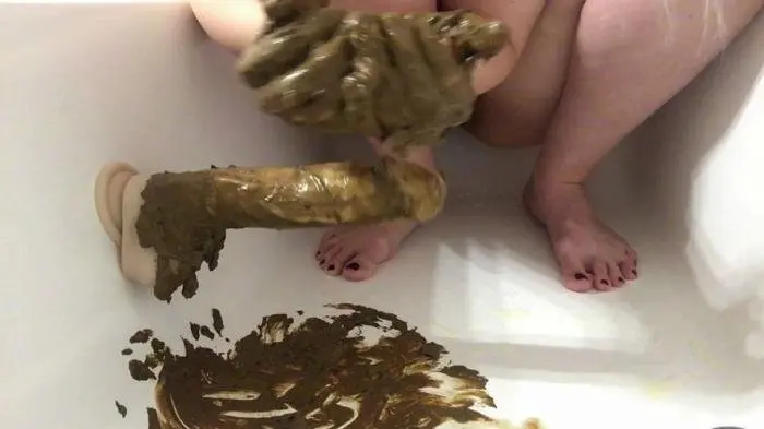 ChubbiBunni (Creamy Dildo Jerkoff - HD 720p) [mov / 416 MB]