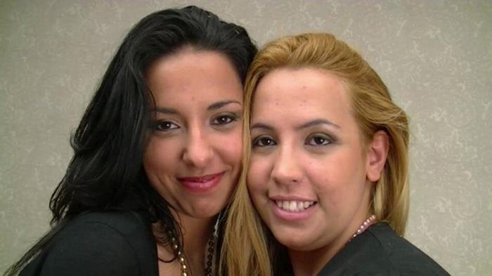Nara Lemos, Daniela Ferraz (Scat Real Sisters Proven In Documents - FullHD 1080p) [mp4 / 1.69 GB]
