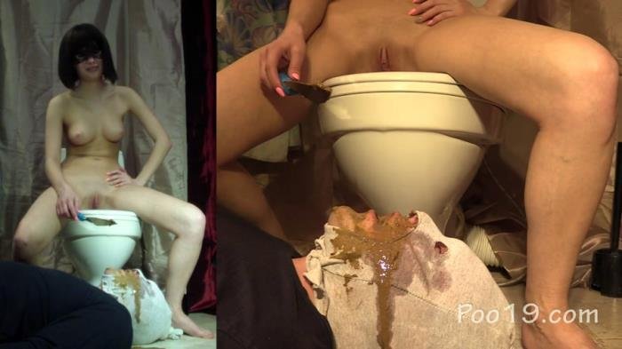 MilanaSmelly (I vomited: Christina and me - FullHD 1080p) [mp4 / 582 MB]