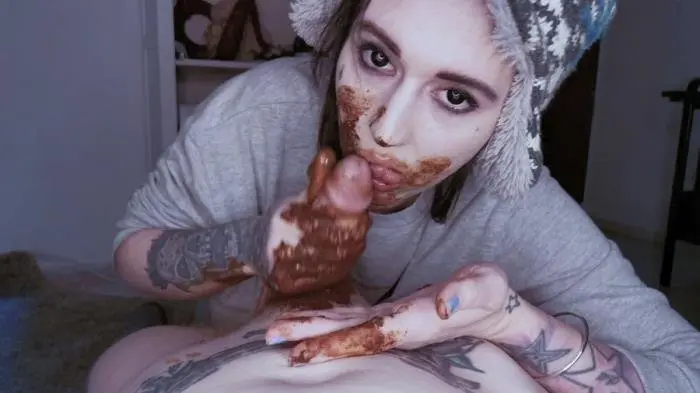 DirtyBetty (Amateur crazy family scat sex and blowjob - FullHD 1080p) [mp4 / 1.53 GB] - Scat Download
