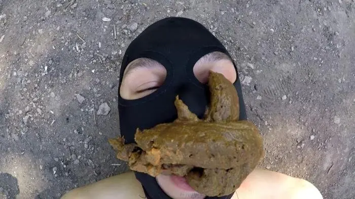 scatdesire (Using My Toilet Outdoor - FullHD 1080p) [mp4 / 760 MB]
