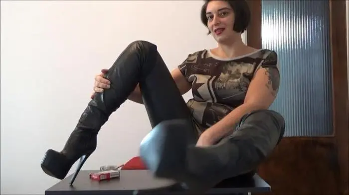 Mistress Roberta (Diarrhea in pants pov - FullHD 1080p) [mp4 / 1.18 GB] - Scat Download