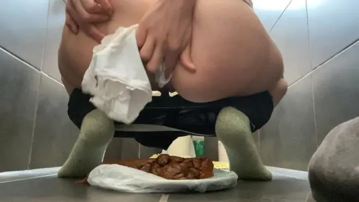 VeganLinda (Too big shit for the Plate… Pantycleaning - UltraHD 4K) [mp4 / 354 MB] - Scat Download