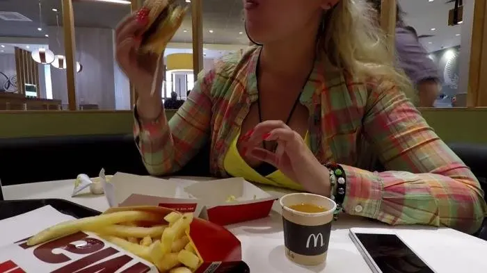 Janet (McDonalds Poop and Pee - FullHD 1080p) [mp4 / 1.44 GB] - Scat Download