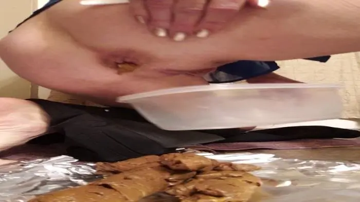 Shit (Poop 02 - FullHD 1080p) [mp4 / 377 MB]