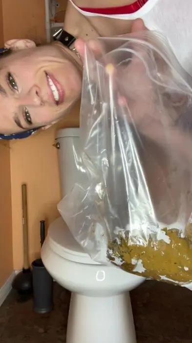 VibeWithMolly (School girl poops in bag - UltraHD 2K) [mp4 / 623 MB] - Scat Download