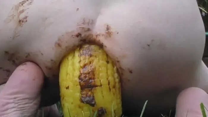 Dirtygardengirl (Shitty Corn Dildo - FullHD 1080p) [mp4 / 1.28 GB] - Scat Download
