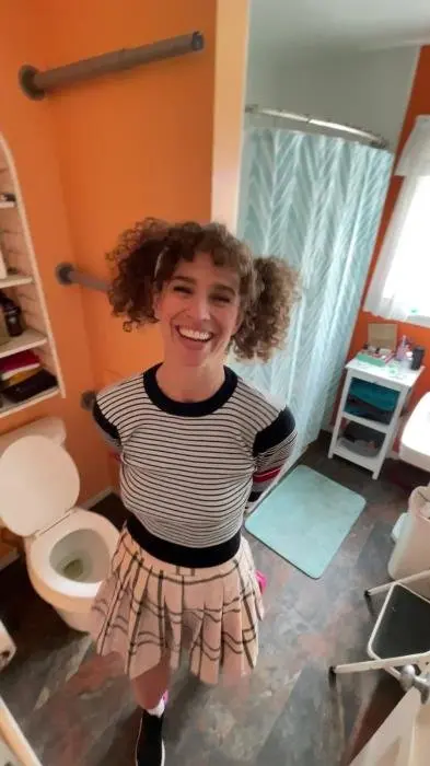 VibeWithMolly (Bratty girl shits in perverts mouth! - UltraHD 2K) [mp4 / 692 MB] - Scat Download