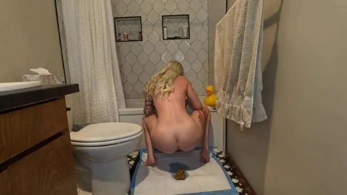 Gassy (Classy Doorbell Dumpy - FullHD 1080p) [mp4 / 395 MB] - Scat Download