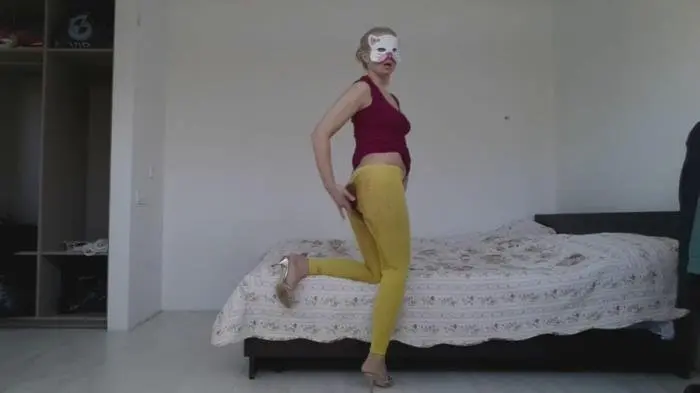 Thefartbabes (Yellow Tights Slap Messy - FullHD 1080p) [mp4 / 1.02 GB] - Scat Download