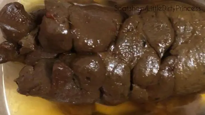 LittleDirtyPrincess (Big thick poop and bright yellow pee in a bowl - FullHD 1080p) [mp4 / 327 MB] - Scat Download