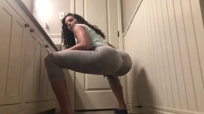 TinaAmazon (Leggings squat workout panty poop - UltraHD 4K) [mp4 / 1.42 GB] - Scat Download