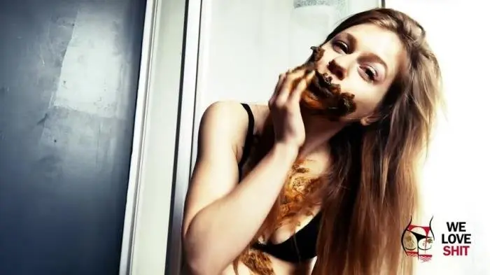 Solo (Panty Poop & Mouth Stuffing - FullHD 1080p) [mp4 / 436 MB] - Scat Download
