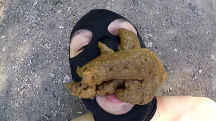 ScatDesire (Shitting in the Mouth Outdoor - UltraHD 4K) [mp4 / 1.75 GB] - Scat Download