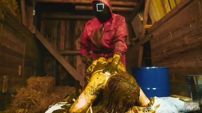 Lyndra Lynn (Squid game manure - FullHD 1080p) [mp4 / 3.08 GB] - Scat Download