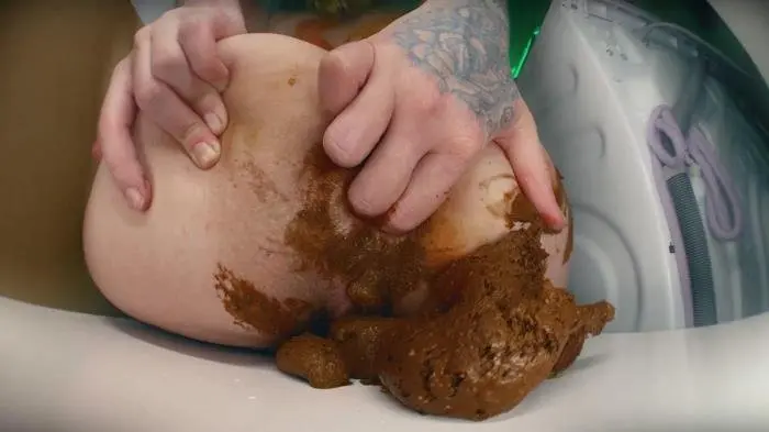 DirtyBetty (Have you sniffed female poop? - FullHD 1080p) [mp4 / 314 MB] - Scat Download