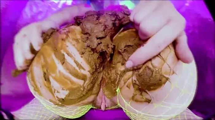 DirtyBetty (Turd tail or what? - FullHD 1080p) [mp4 / 360 MB] - Scat Download