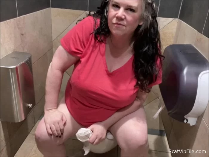 Granny (Public Bathroom Embarrassed Shit - FullHD 1080p) [mp4 / 663 MB]
