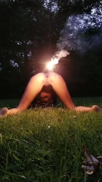 LilButtLex (Fireworks! - UltraHD 2K) [mp4 / 651 MB]