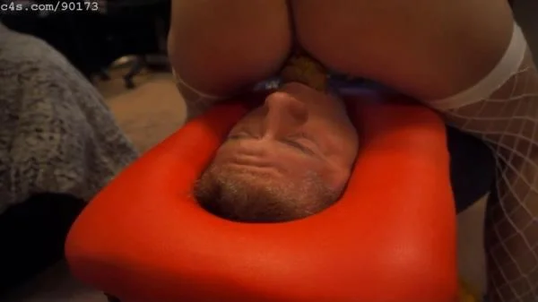 Goddess Amirha (Farts Filth - FullHD 1080p) [mp4 / 754 MB]
