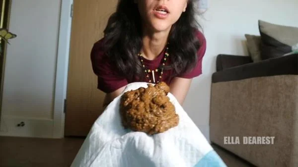 Ella Dearest aka Efro Ella (Latte Makes Me Poop - HD 720p) [mp4 / 64.8 MB]