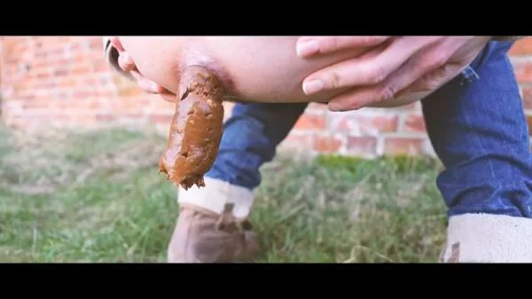 Mia Skye aka MiaRoxxx (Sausage For The Farmer - HD 720p) [mp4 / 14.8 MB] - Scat Download