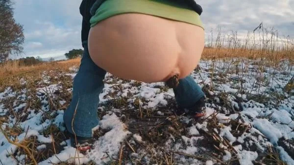 Mia Skye aka MiaRoxxx (First Snow - HD 720p) [mp4 / 36.6 MB] - Scat Download