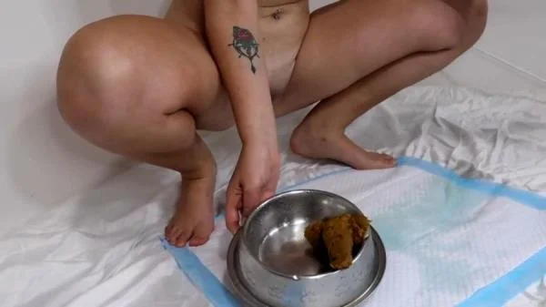 Filthy Skye (Shitting Girl 38 - HD 720p) [mp4 / 64.3 MB] - Scat Download