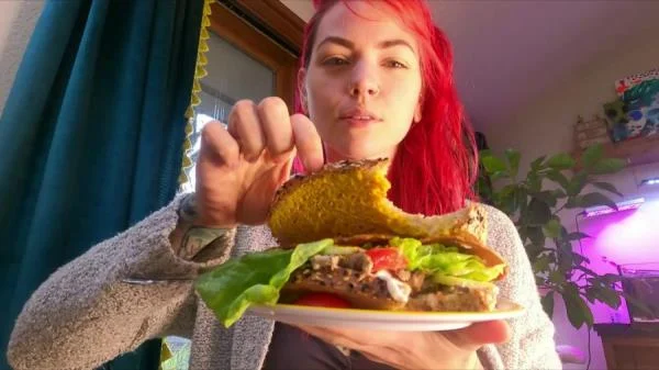 Classy N Gassy (Gassys Thanksgiving Dine And Dump - FullHD 1080p) [mp4 / 873 MB] - Scat Download