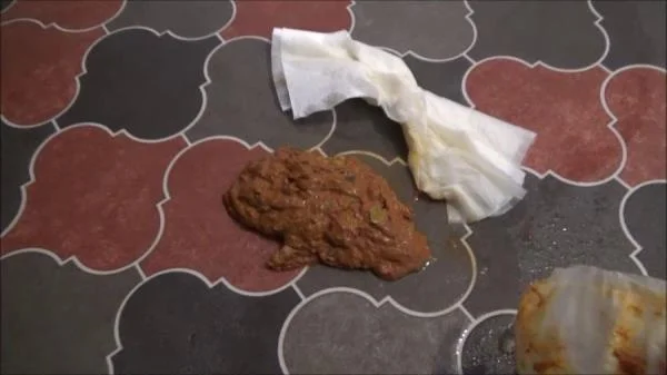 Mistress Roberta (Teasing And Cereals Breakfast - SD) [mp4 / 517 MB] - Scat Download