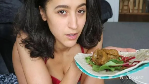 Ella Dearest aka Efro Ella (Snack For My Boyfriend - HD 720p) [mp4 / 24.1 MB] - Scat Download