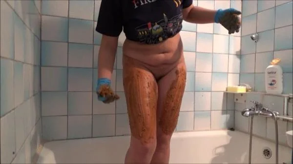 Mistress Roberta (Shitty Thighs Breakfast - SD) [mp4 / 393 MB] - Scat Download