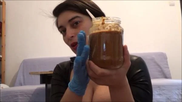 Mistress Roberta (Full Jar Breakfast - SD) [mp4 / 229 MB] - Scat Download
