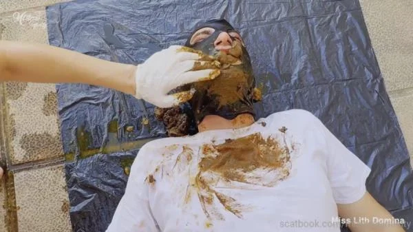 FEEDING MY HUMAN TOILET FROM MY THRONE - SD [mp4 / 57.8 MB] - Scat Download