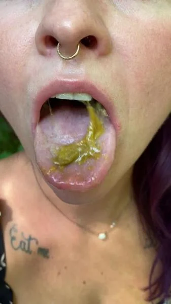 Golf Balls in Public - UltraHD 2K [mp4 / 466 MB] - Scat Download
